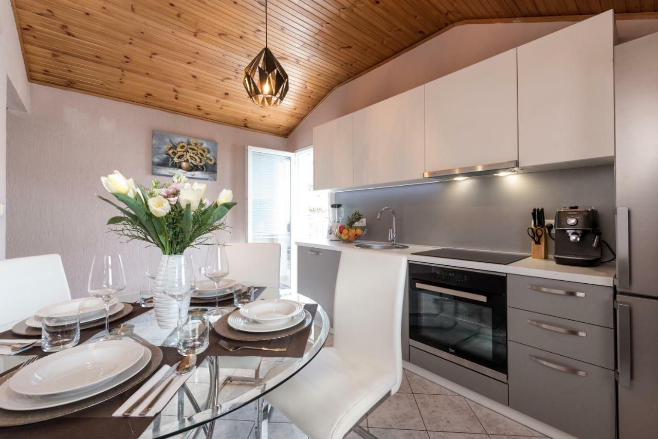Lola Apartment Veprinac Экстерьер фото
