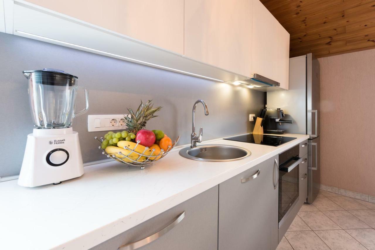 Lola Apartment Veprinac Экстерьер фото